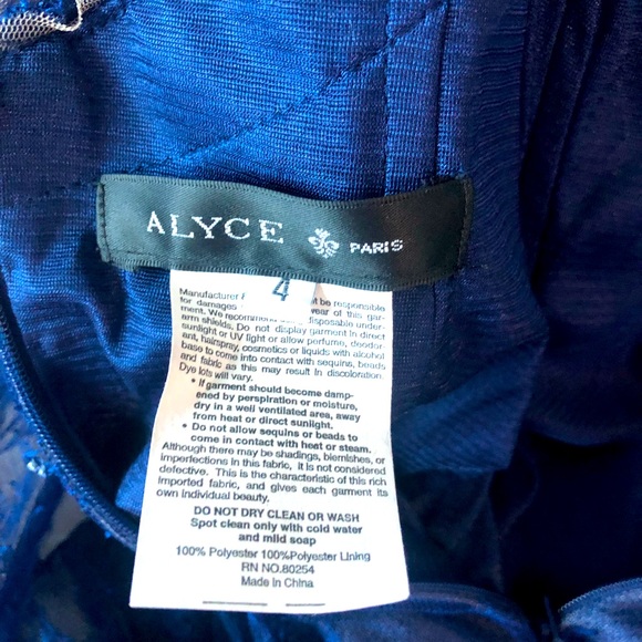 Gorgeous embellished blue backless gown size 4 - Picture 11 of 16